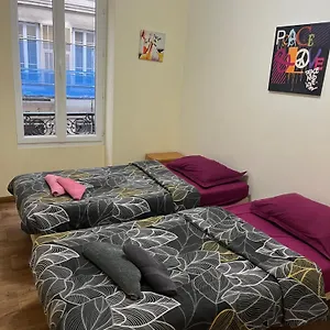  Hostel Lyonnais France
